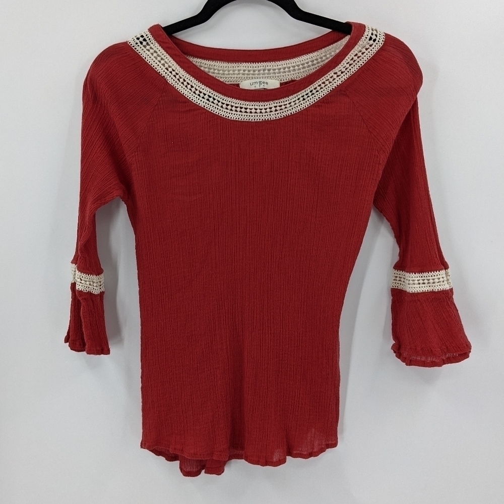 UMGEE 3/4 Bell Sleeve Crochet Crinkle Top